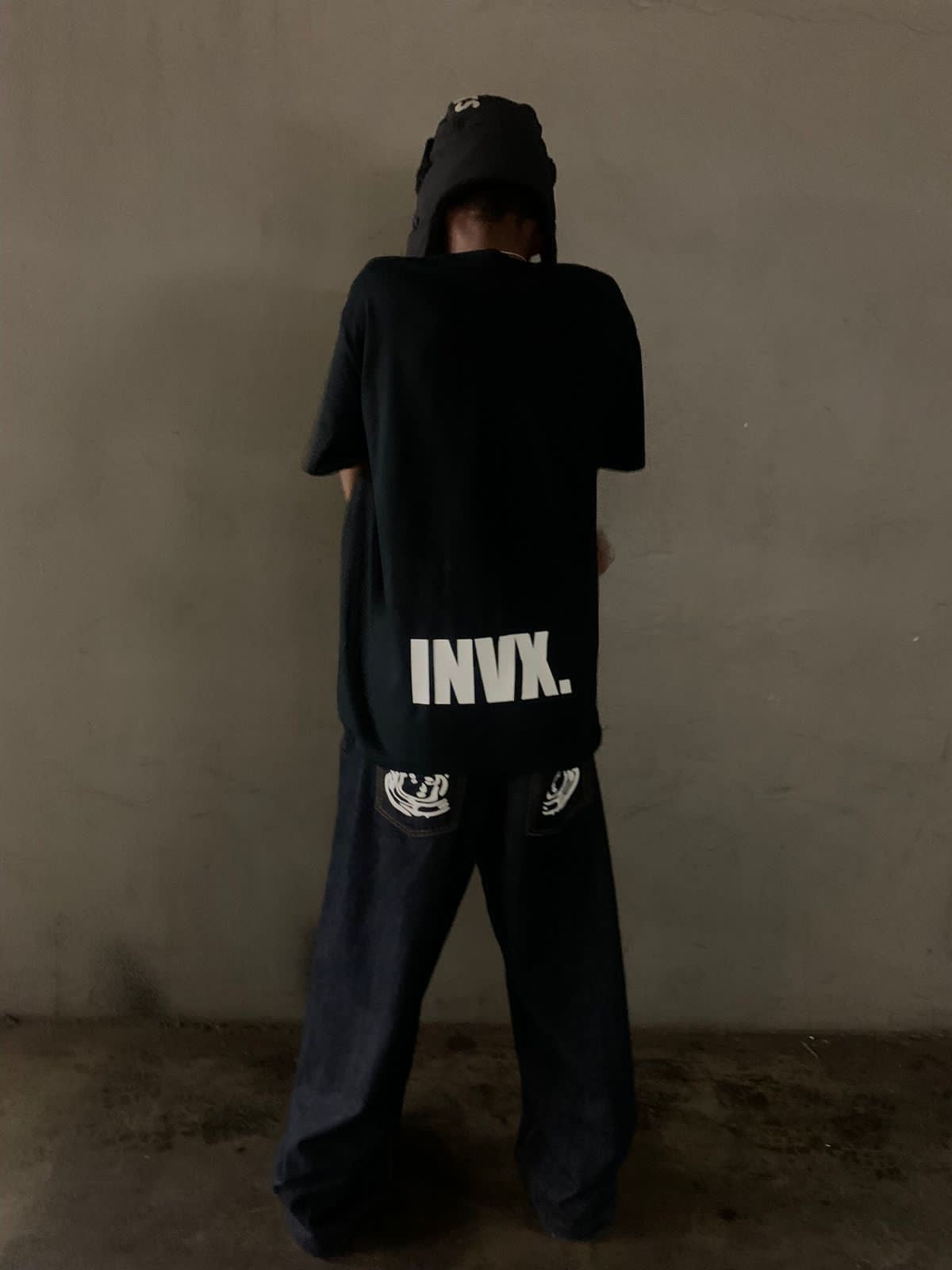 Model t-shirt  23’